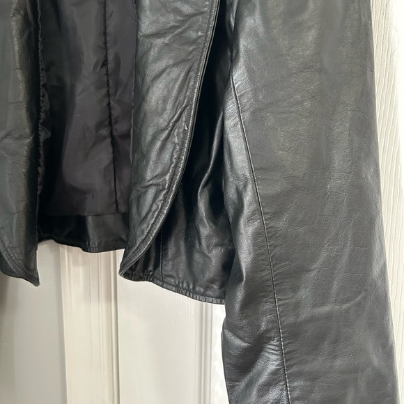 Vintage Black Cropped Women's Genuine Leather Jacket - Picture 7 of 7